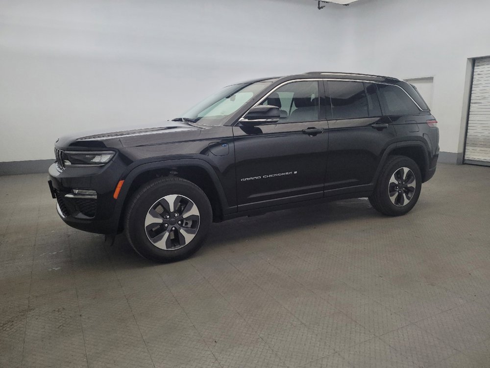 Used 2023 Jeep Grand Cherokee 4WD 4xe image 2
