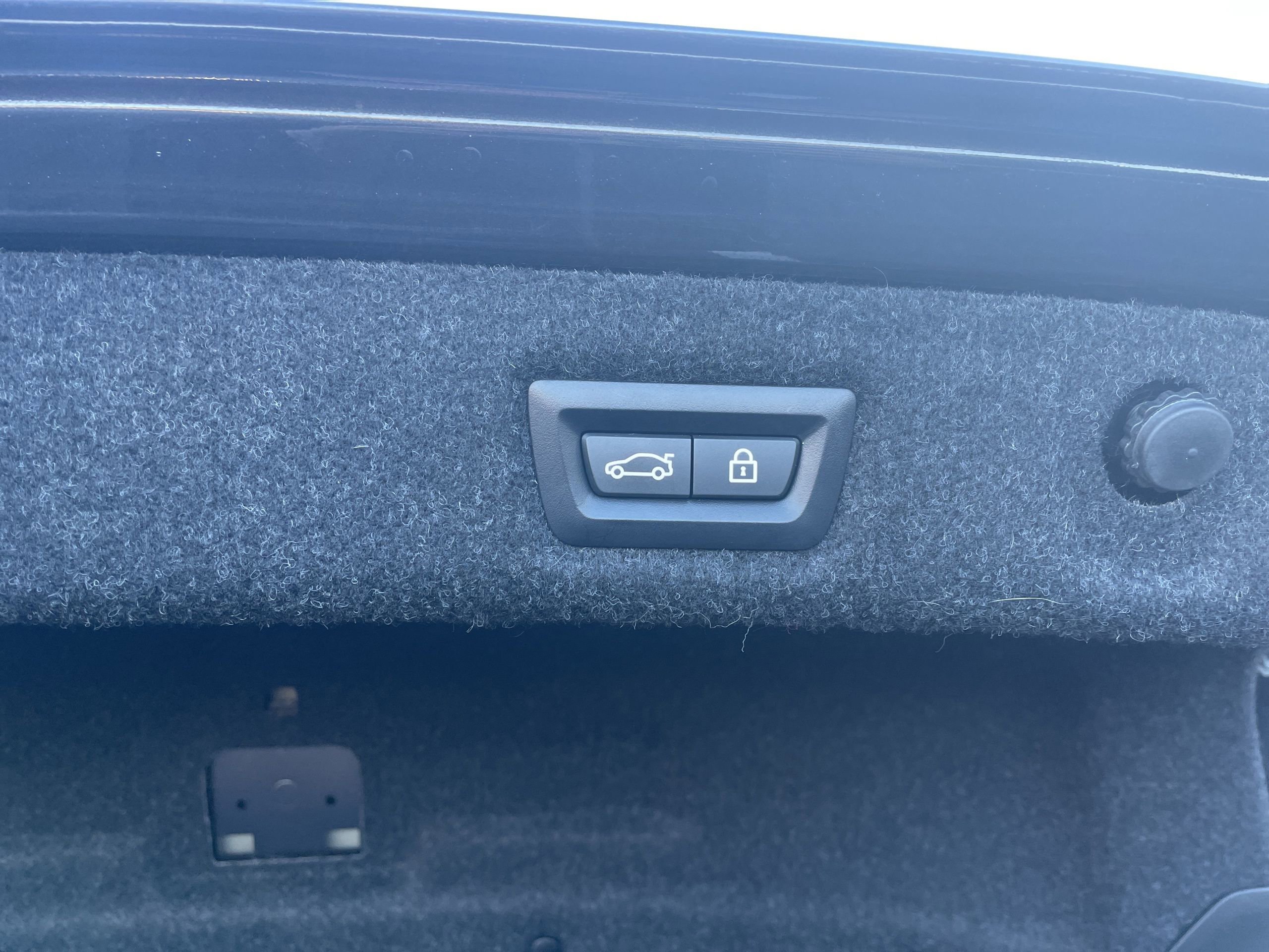 Used 2021 BMW 540i xDrive w/ Premium Package image 22