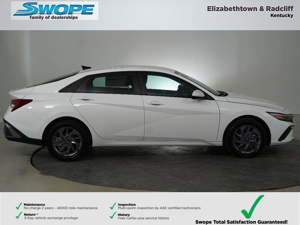 New 2026 Hyundai Elantra Hybrid FWD image 2