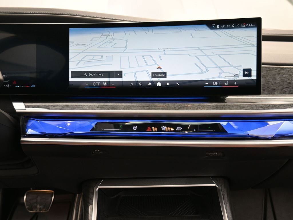 Used 2023 BMW 760i xDrive w/ Executive Package image 14