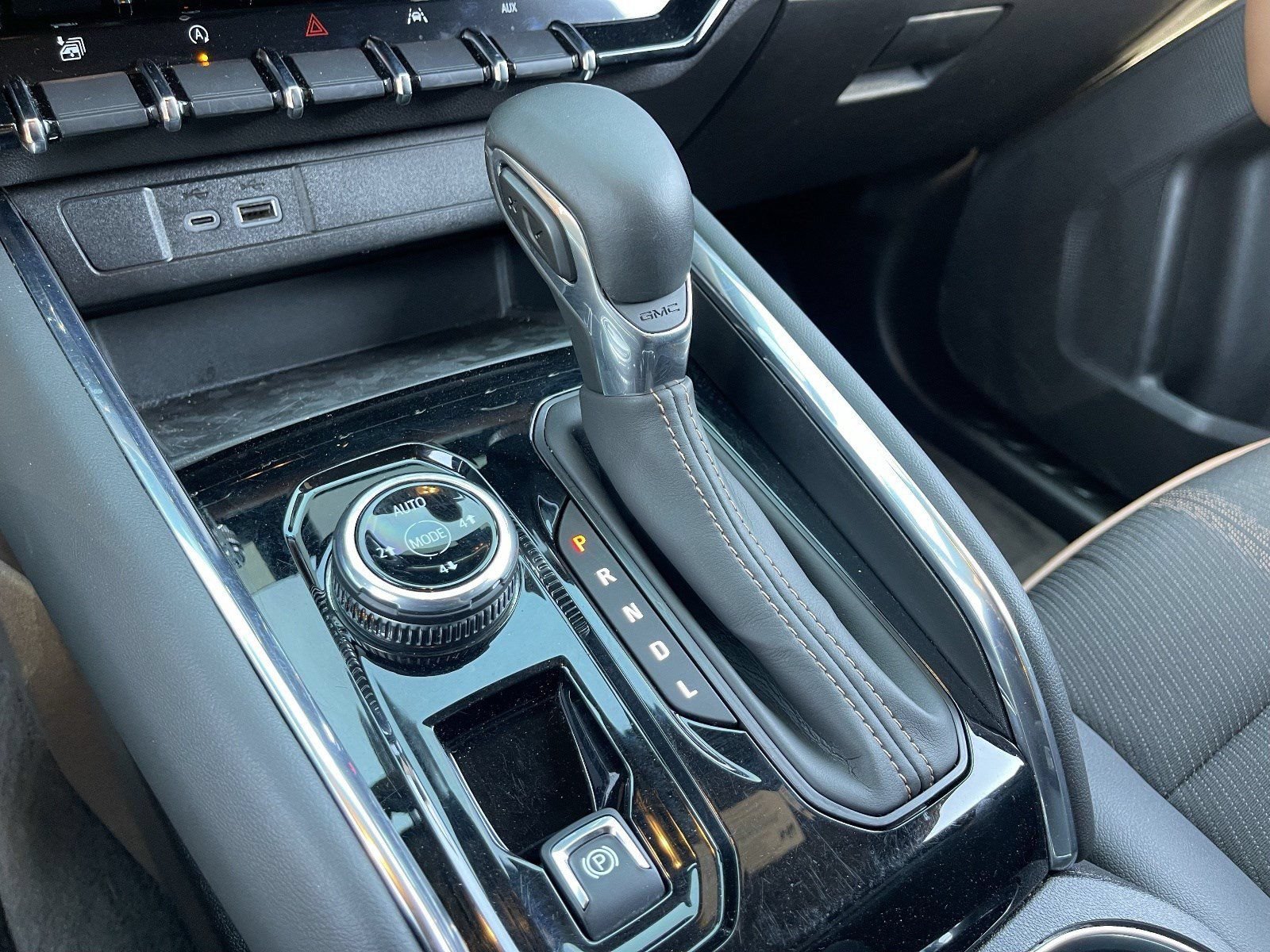 Certified 2025 GMC Canyon AT4 AWD/4WD image 27