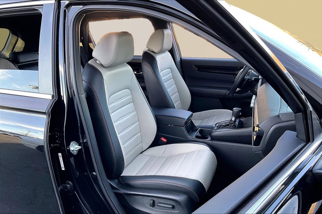 Used 2025 Honda CR-V Sport Touring image 22