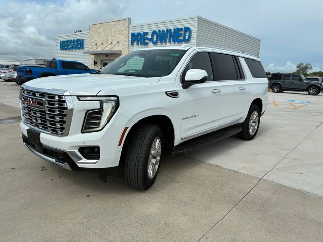 Used 2025 GMC Yukon XL Denali AWD/4WD image 7