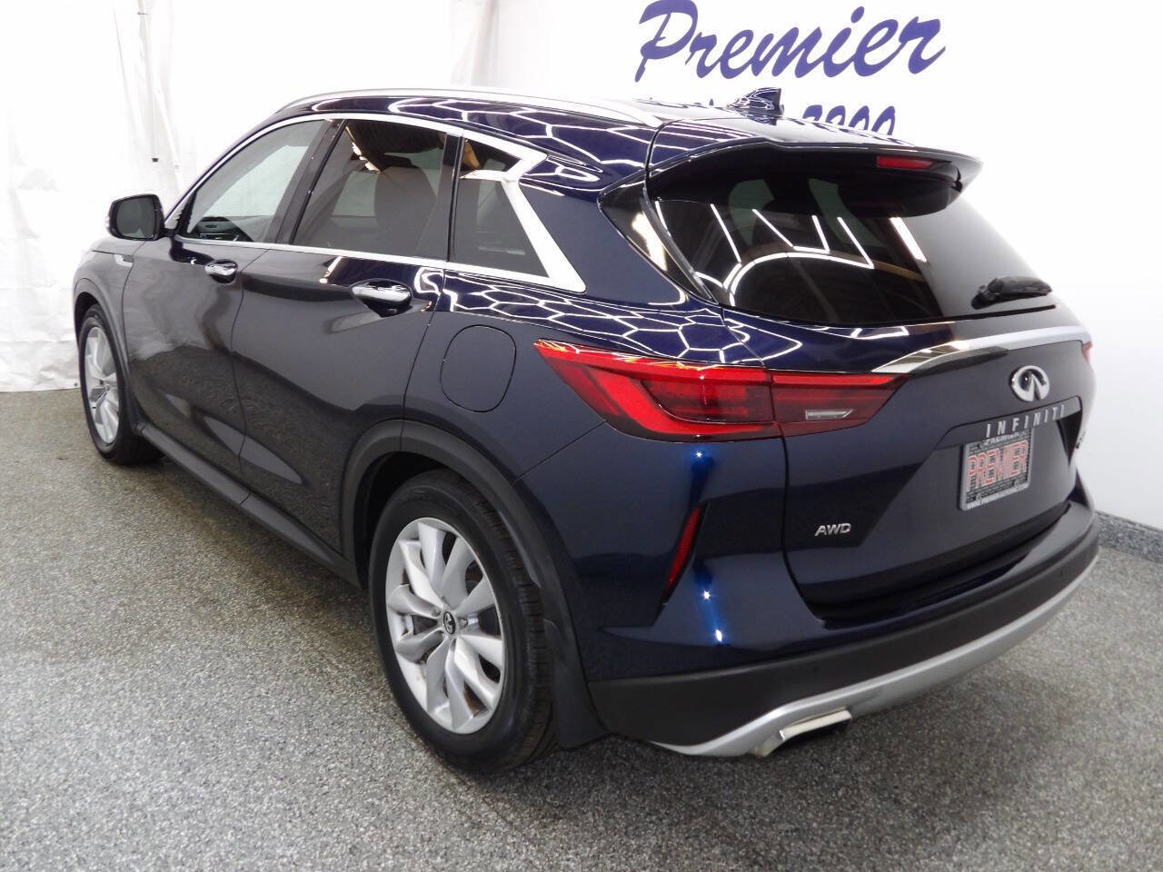 Used 2019 INFINITI QX50 Essential w/ Premium Heat Package image 4