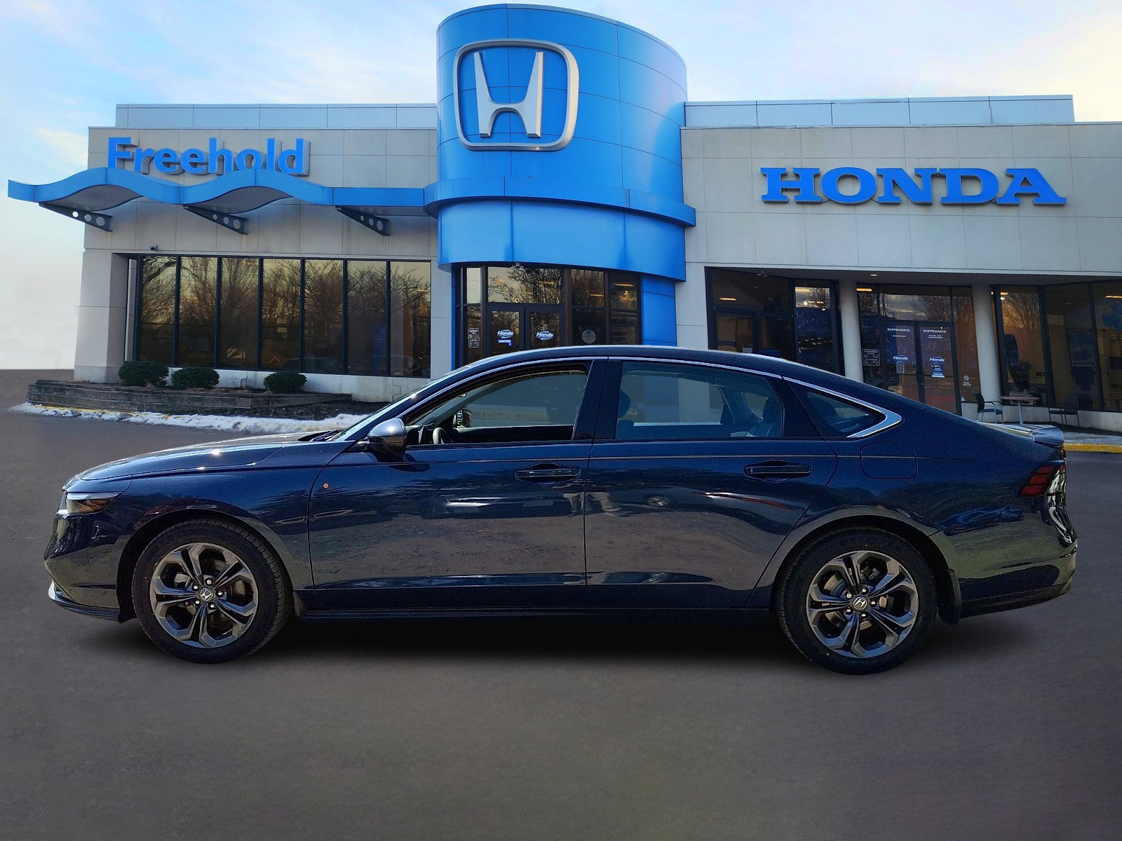 Used 2023 Honda Accord EX image 4