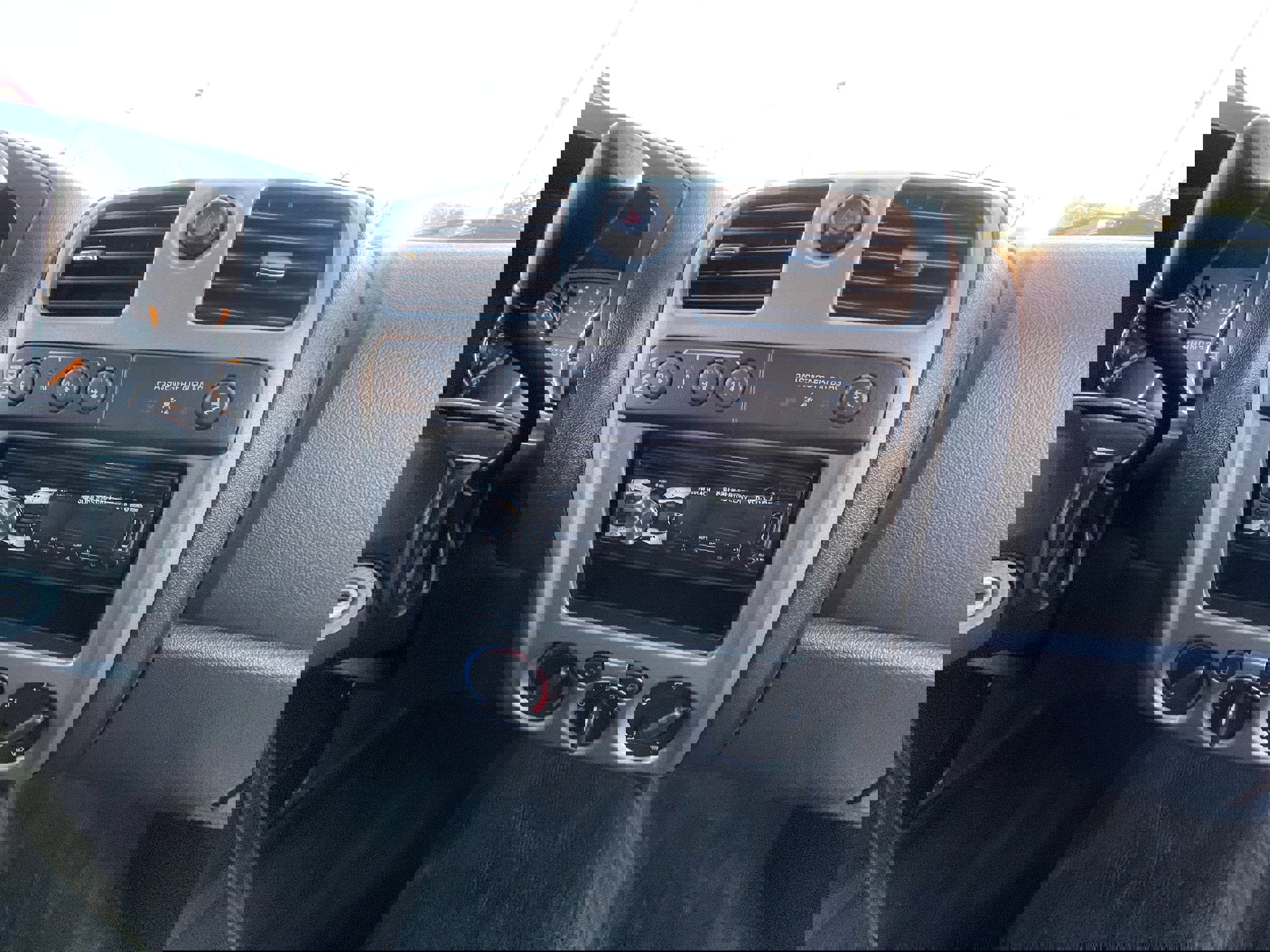 Used 2011 GMC Canyon SLE image 17