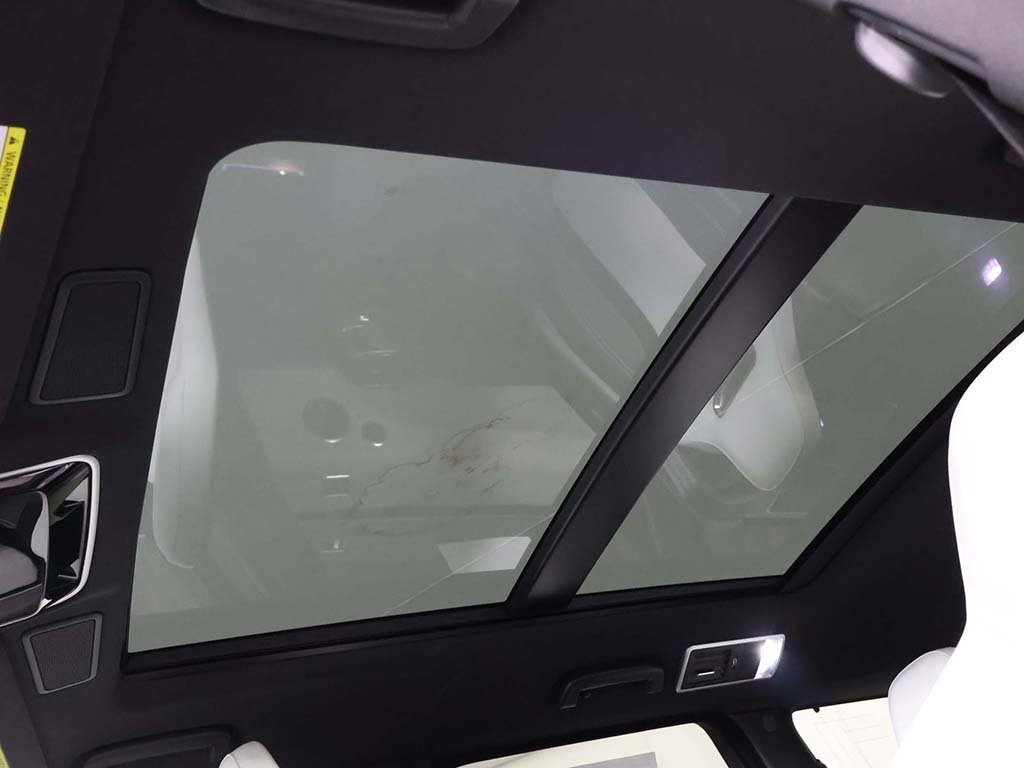 Used 2022 Land Rover Range Rover Sport SVR image 26