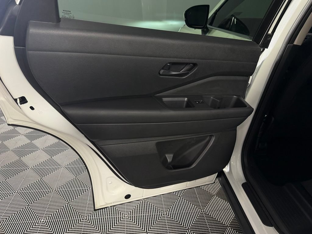 Used 2024 Nissan Pathfinder SV w/ Black Appearance Package FWD image 26