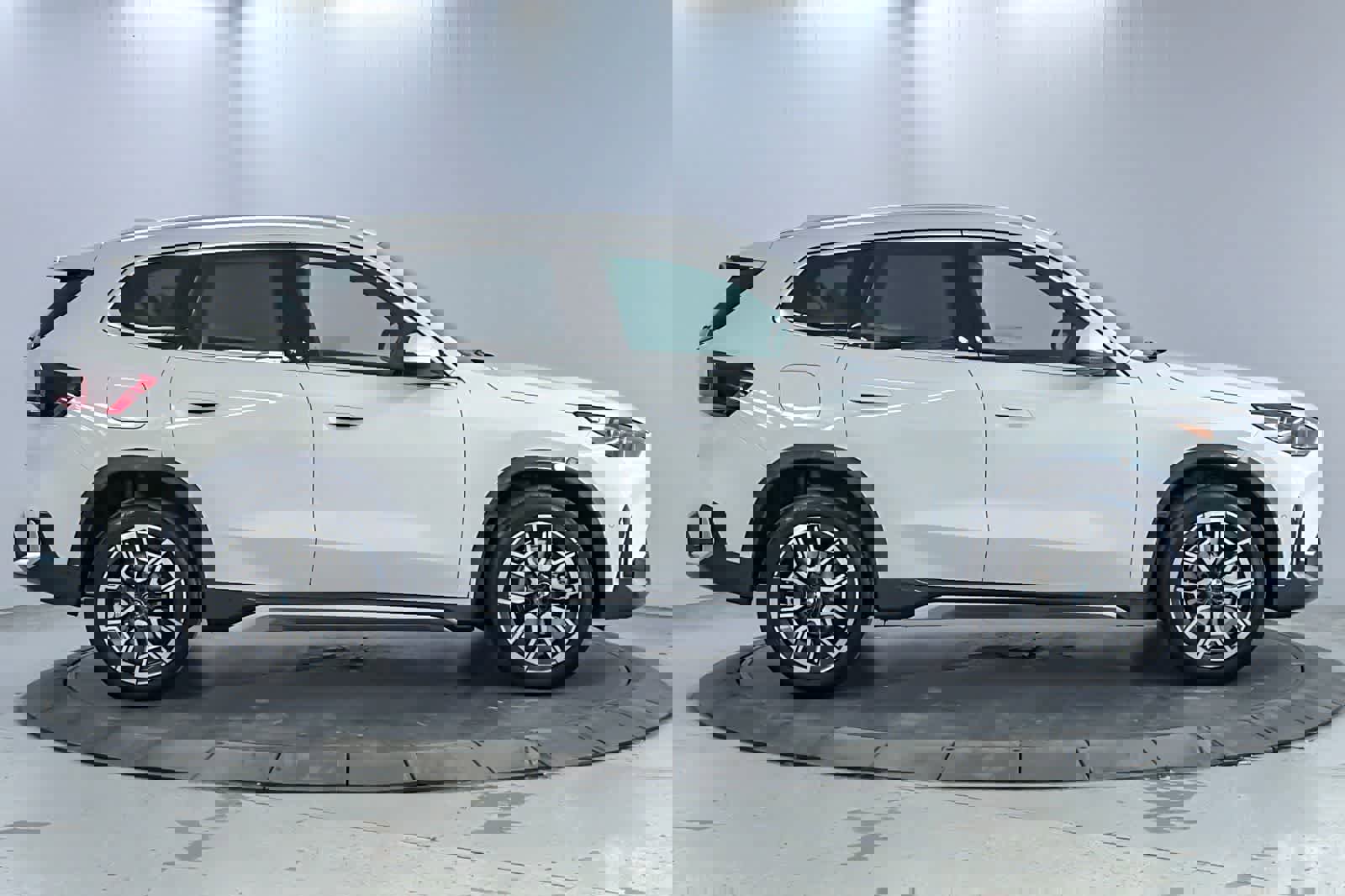 Used 2026 BMW X1 xDrive28i w/ Technology Package image 8