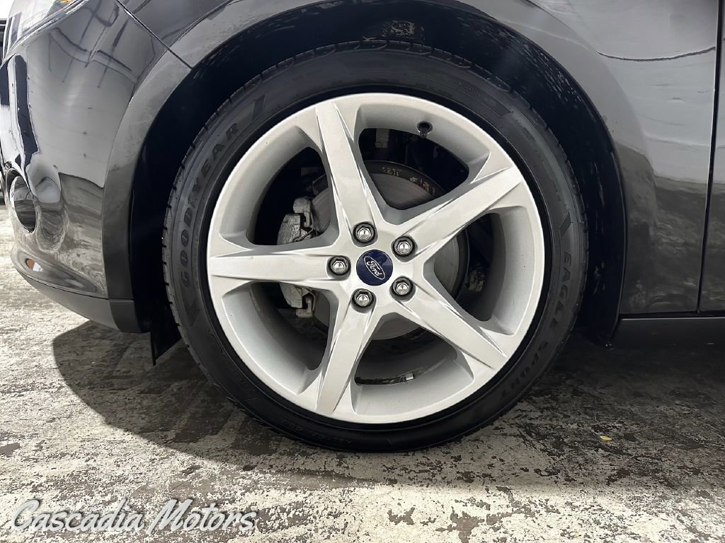 Used 2013 Ford Focus Titanium w/ Titanium Handling Pkg image 27