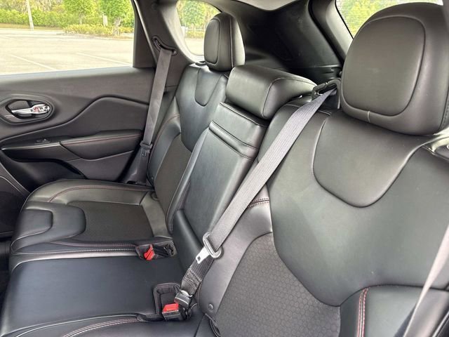 Used 2019 Jeep Cherokee Trailhawk w/ Cold Weather Group image 11