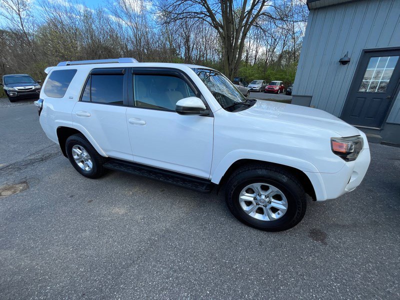 Used 2015 Toyota 4Runner SR5 image 4