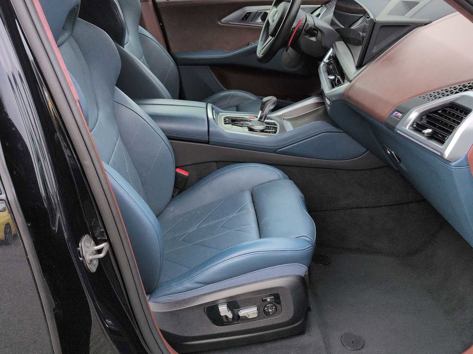 Used 2023 BMW XM image 22