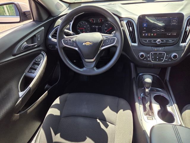 Used 2025 Chevrolet Malibu LT image 14