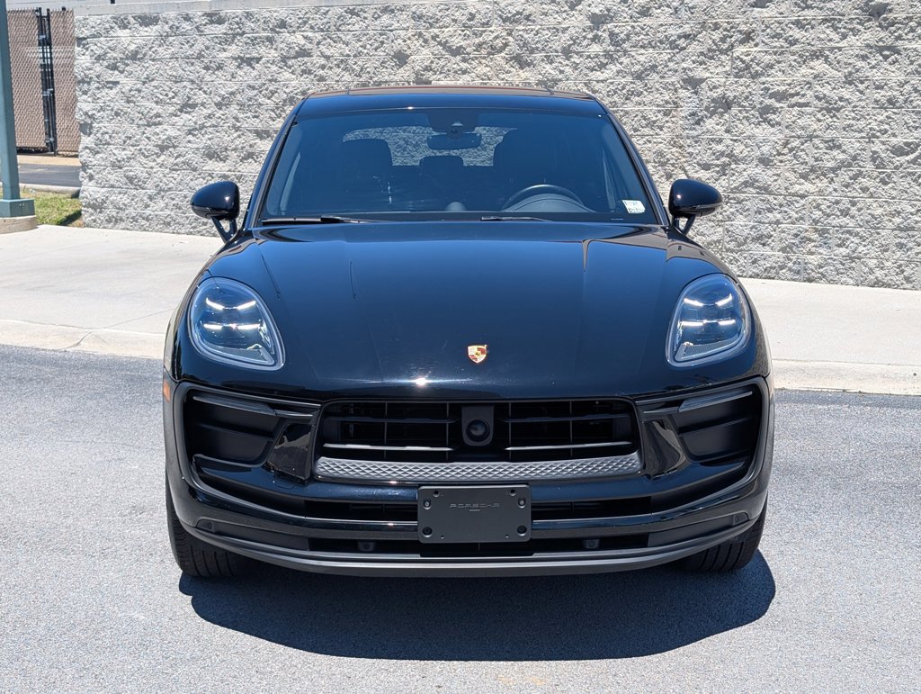 Certified 2024 Porsche Macan AWD/4WD image 10