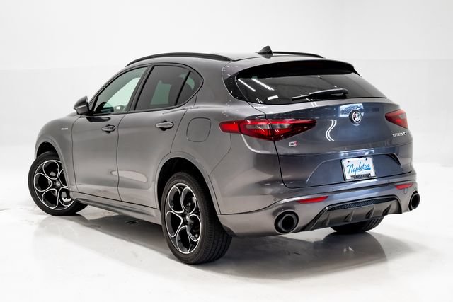 Used 2023 Alfa Romeo Stelvio Veloce AWD/4WD image 30
