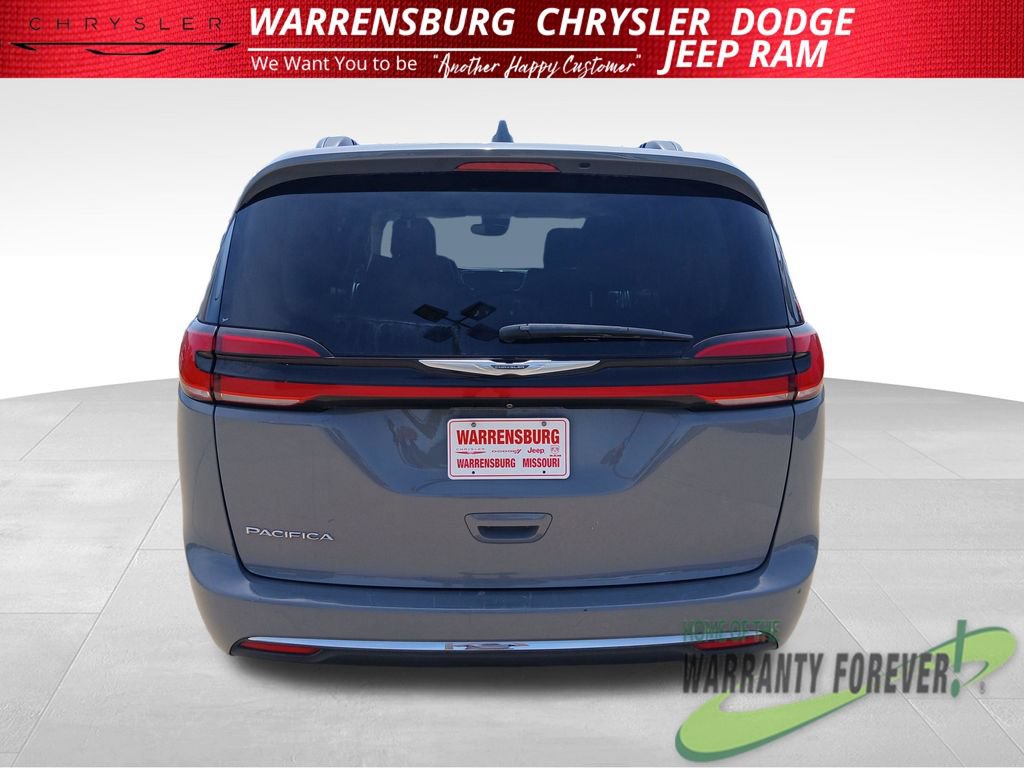 Used 2022 Chrysler Pacifica Touring-L FWD image 5