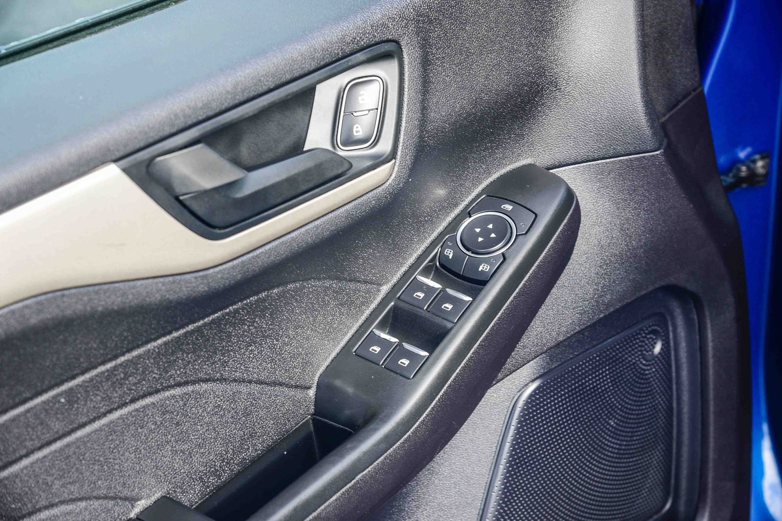 Certified 2022 Ford Escape SE w/ SE Sport Appearance Package image 21