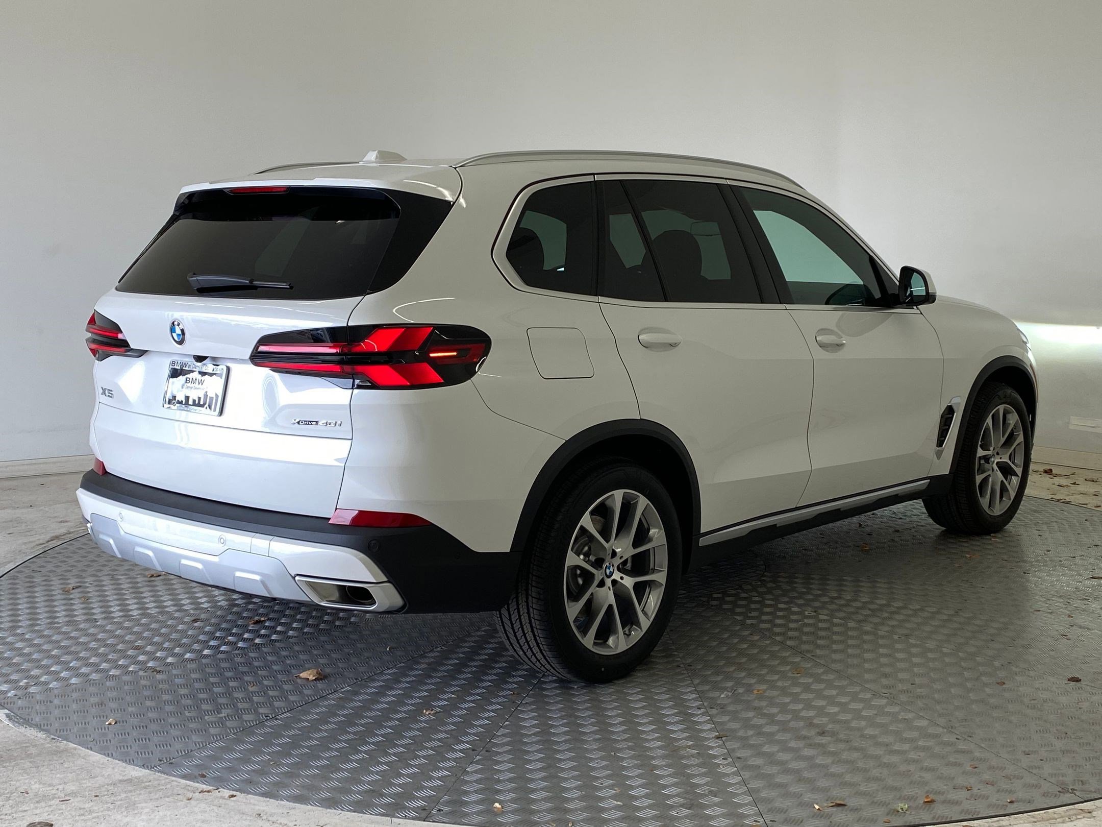 New 2026 BMW X5 xDrive40i w/ Premium Package image 8