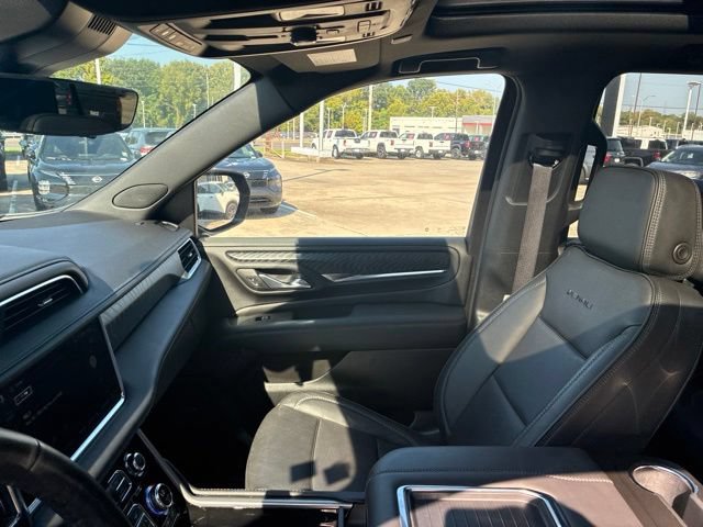 Used 2024 GMC Yukon Denali w/ Advanced Technology Package RWD image 17