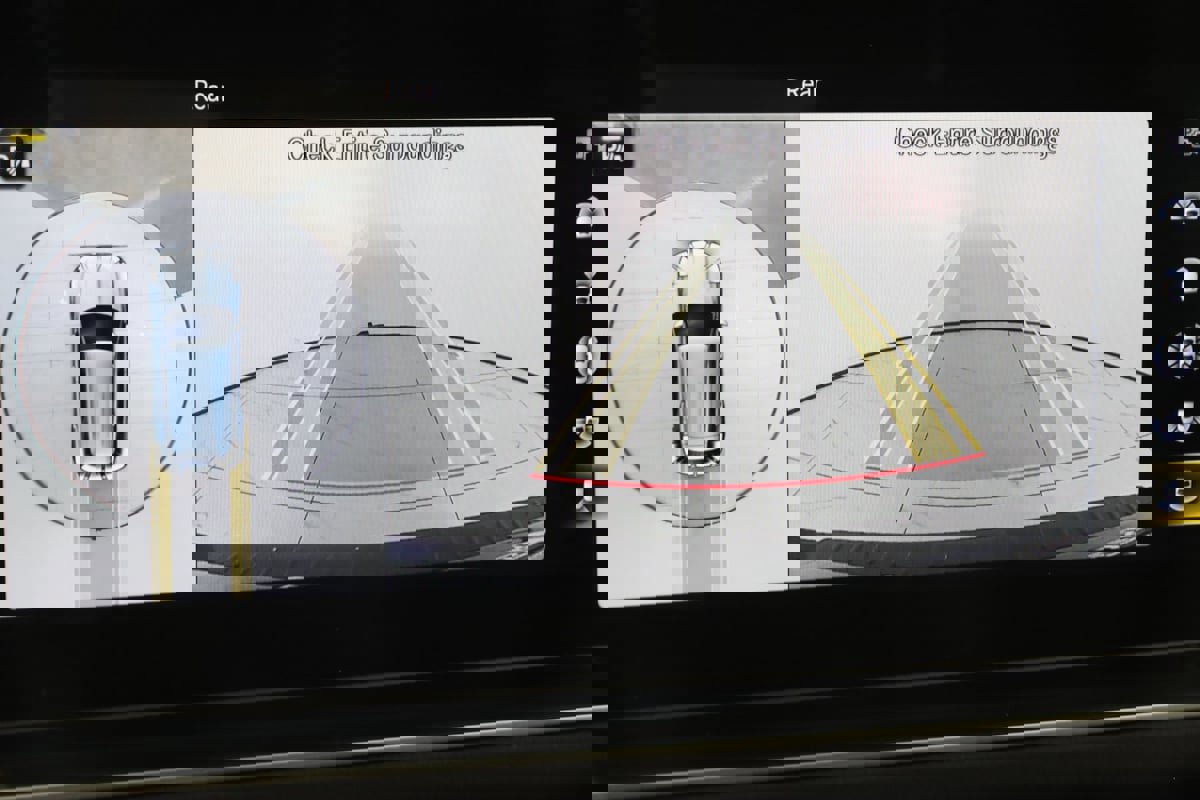 Used 2022 Mercedes-Benz GLE 53 AMG 4MATIC w/ 3rd Row Seat Package image 10