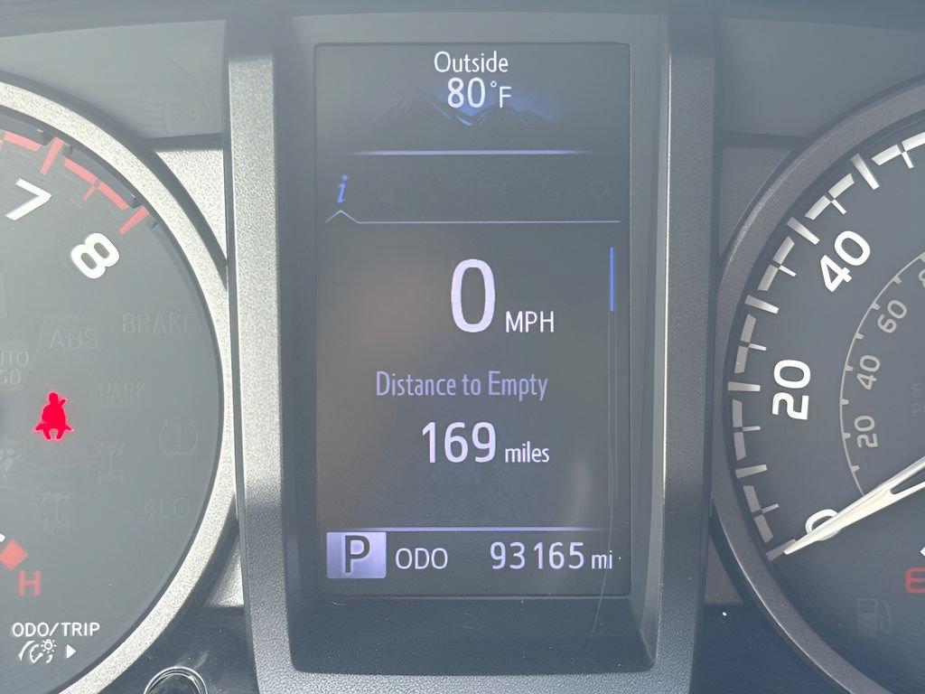 Used 2016 Toyota Tacoma SR5 RWD image 14
