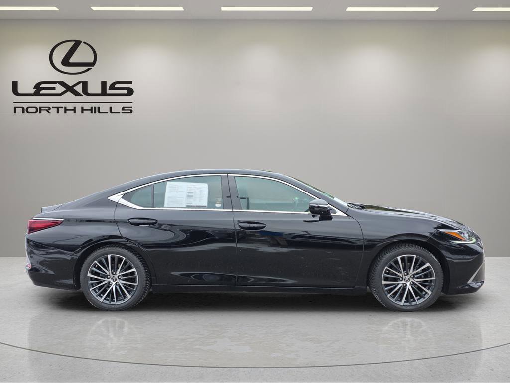 Certified 2024 Lexus ES 350 w/ Premium Package image 4
