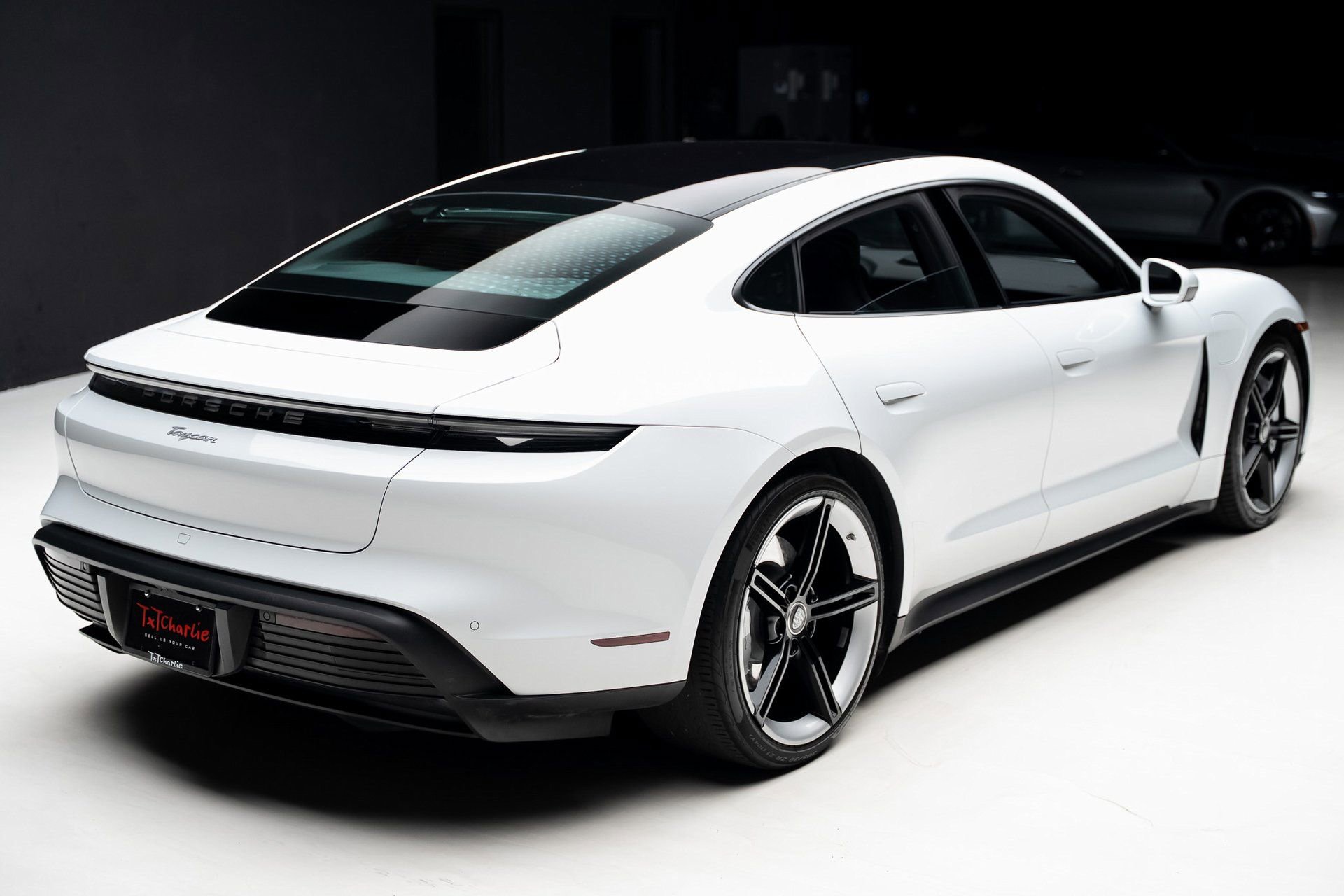 Used 2022 Porsche Taycan image 30