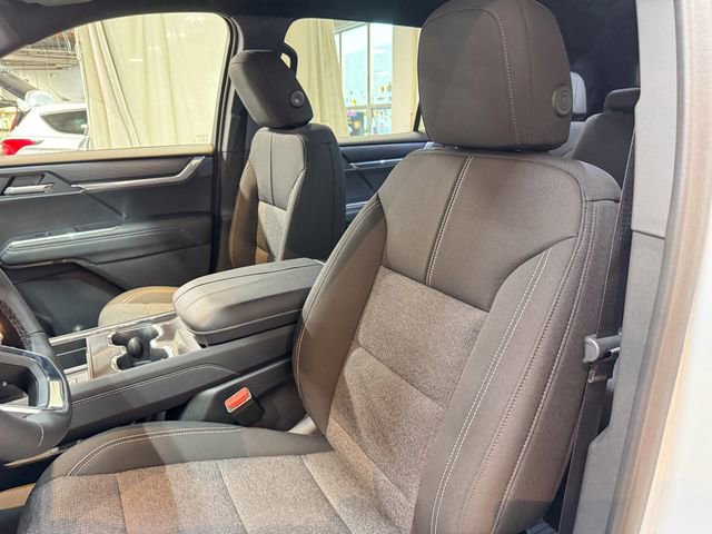 New 2025 GMC Acadia Elevation w/ Black Edition image 17