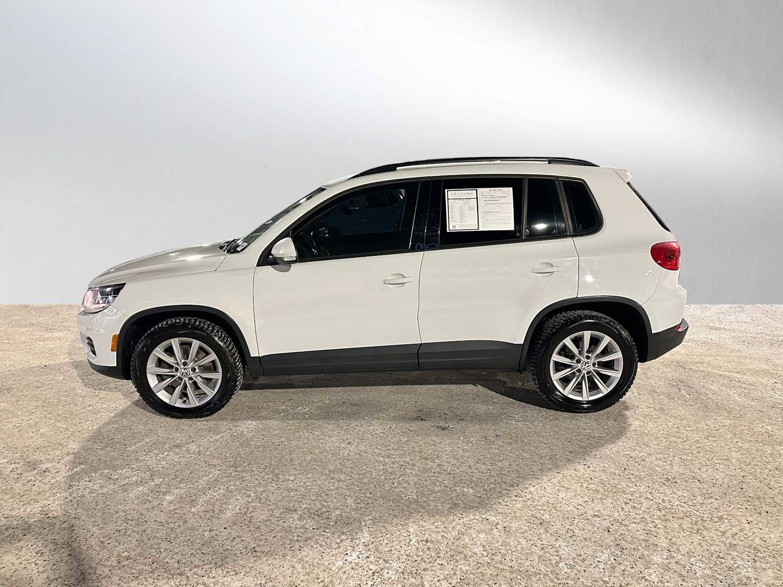 Used 2017 Volkswagen Tiguan S image 6