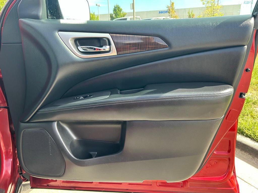 Used 2013 Nissan Pathfinder SL AWD/4WD image 31