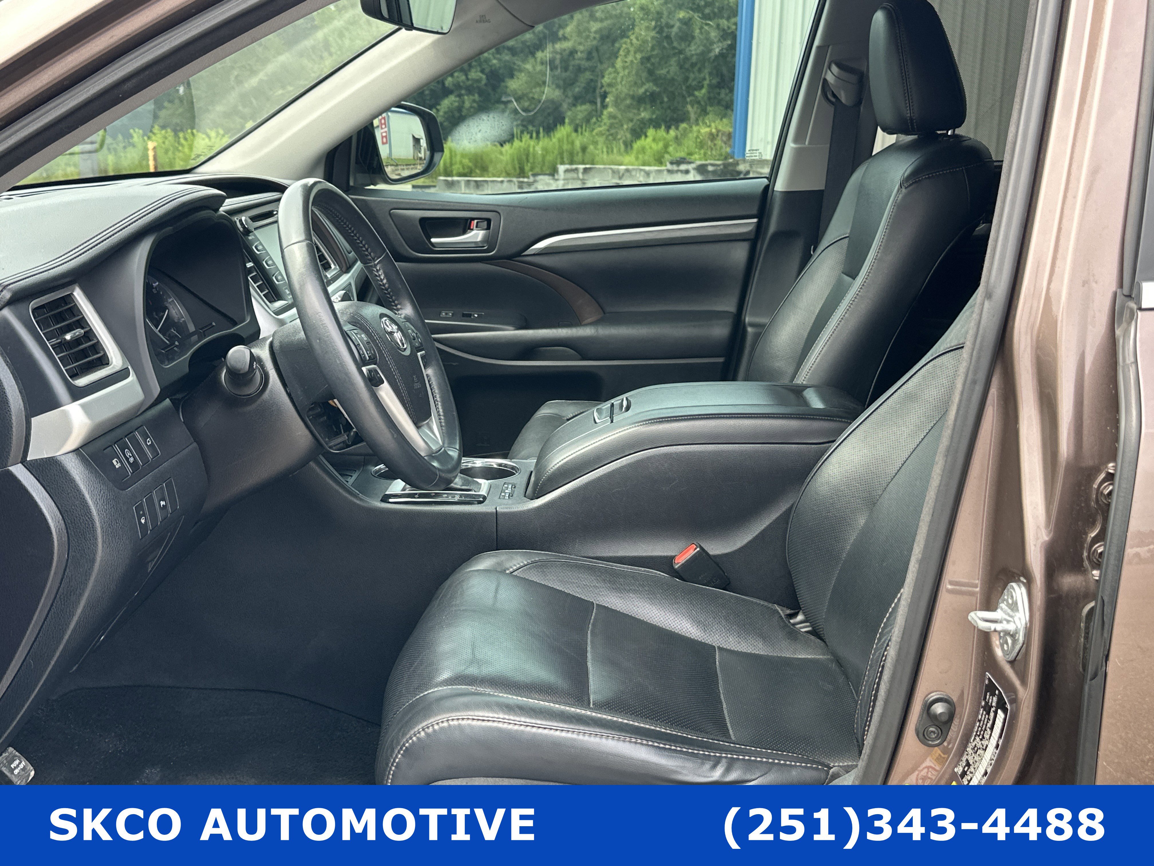 Used 2017 Toyota Highlander Limited image 10