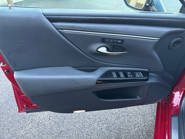 Used 2024 Lexus ES 300h w/ Premium Package image 10