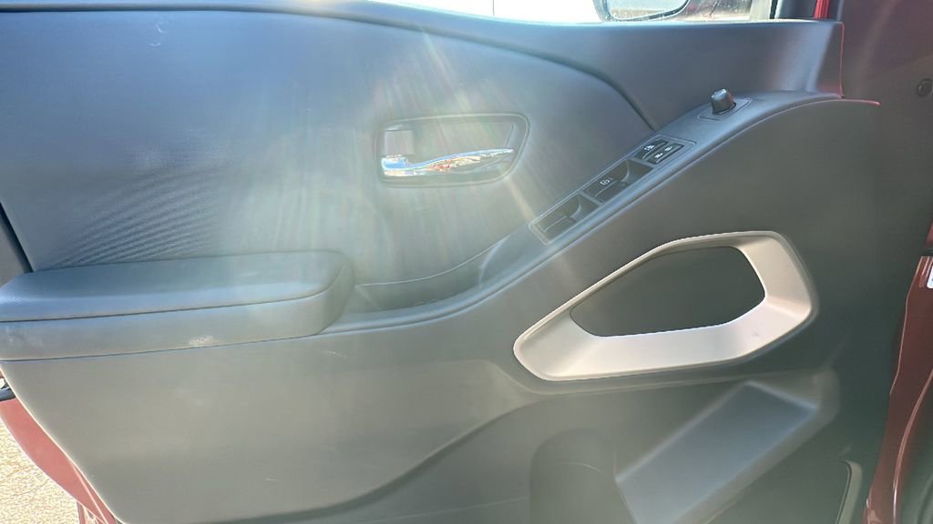 Used 2022 Nissan Frontier SV image 14