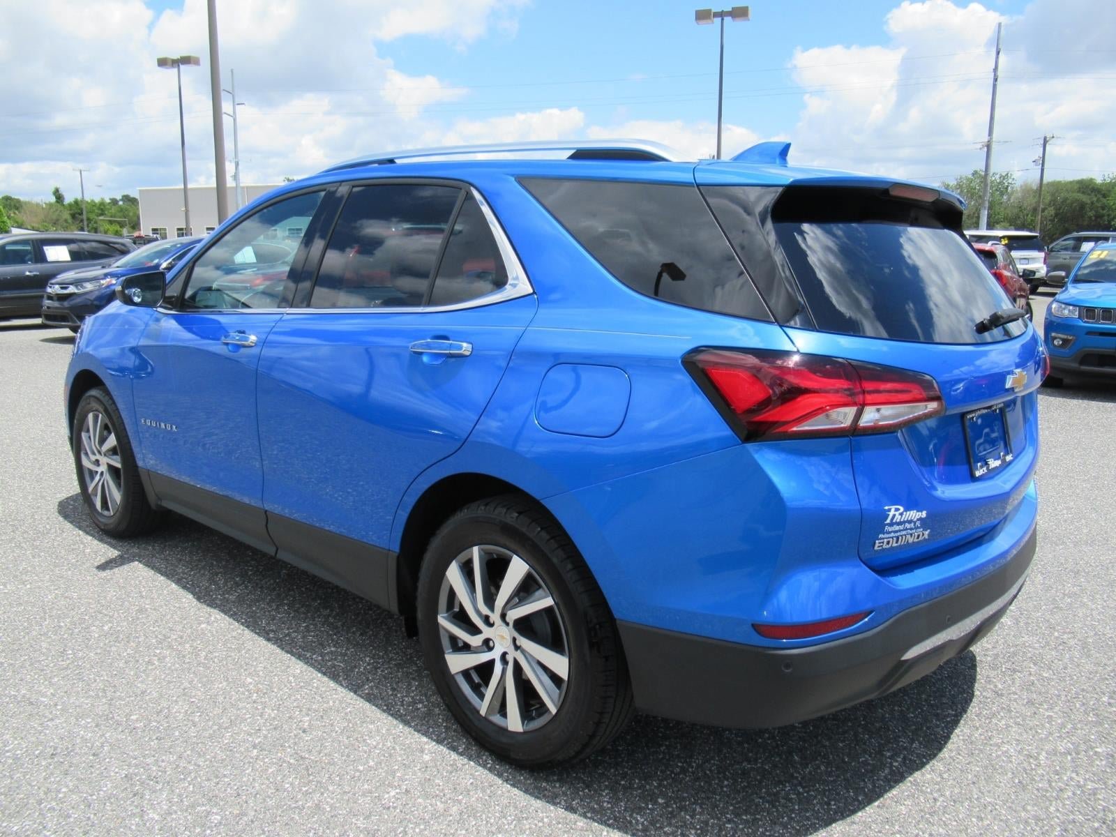 Used 2024 Chevrolet Equinox Premier FWD image 5