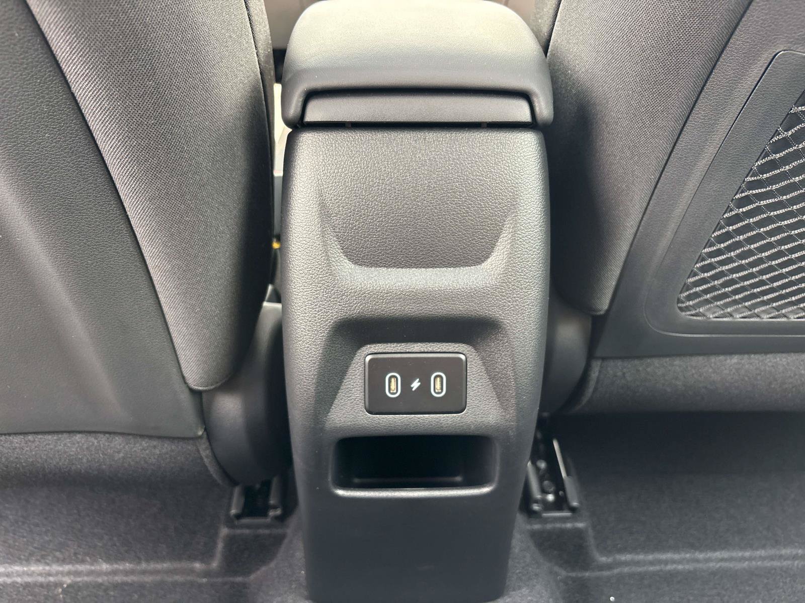 Used 2026 Hyundai Venue SEL FWD image 11