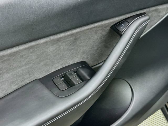 Used 2021 Tesla Model Y Performance AWD/4WD image 18
