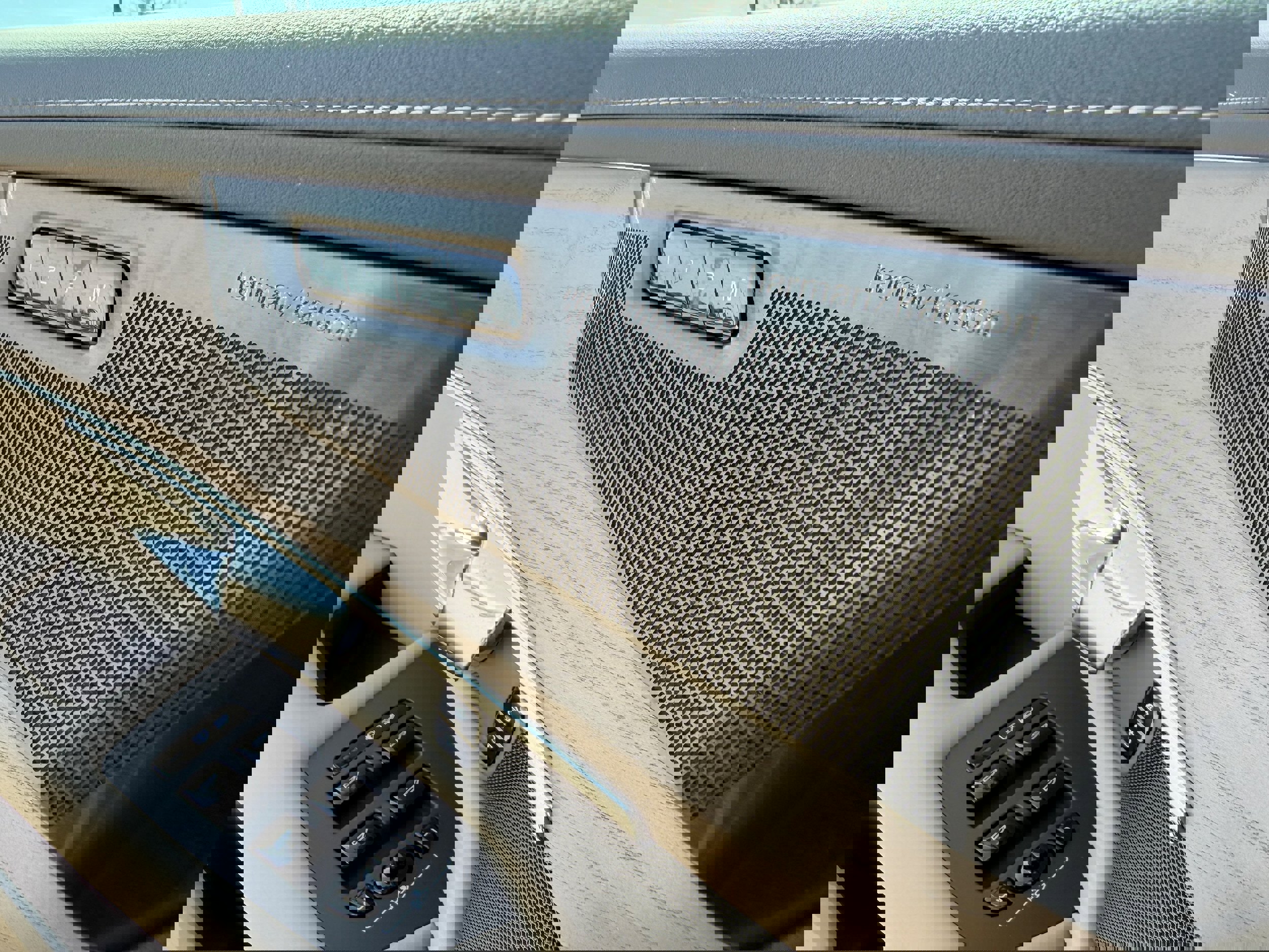 New 2026 Volvo XC90 T8 Ultra w/ Lounge Package image 18