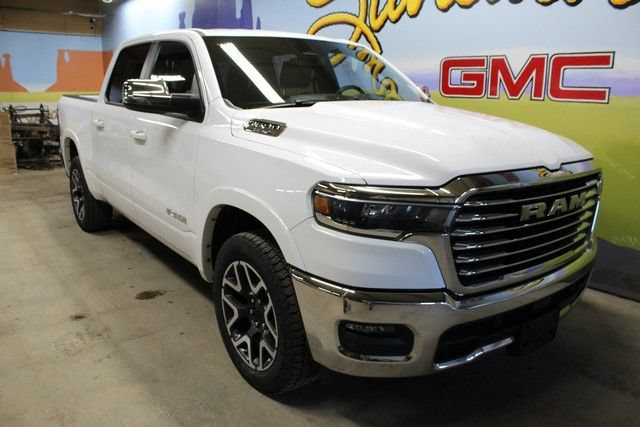 Used 2025 RAM 1500 Laramie AWD/4WD image 3