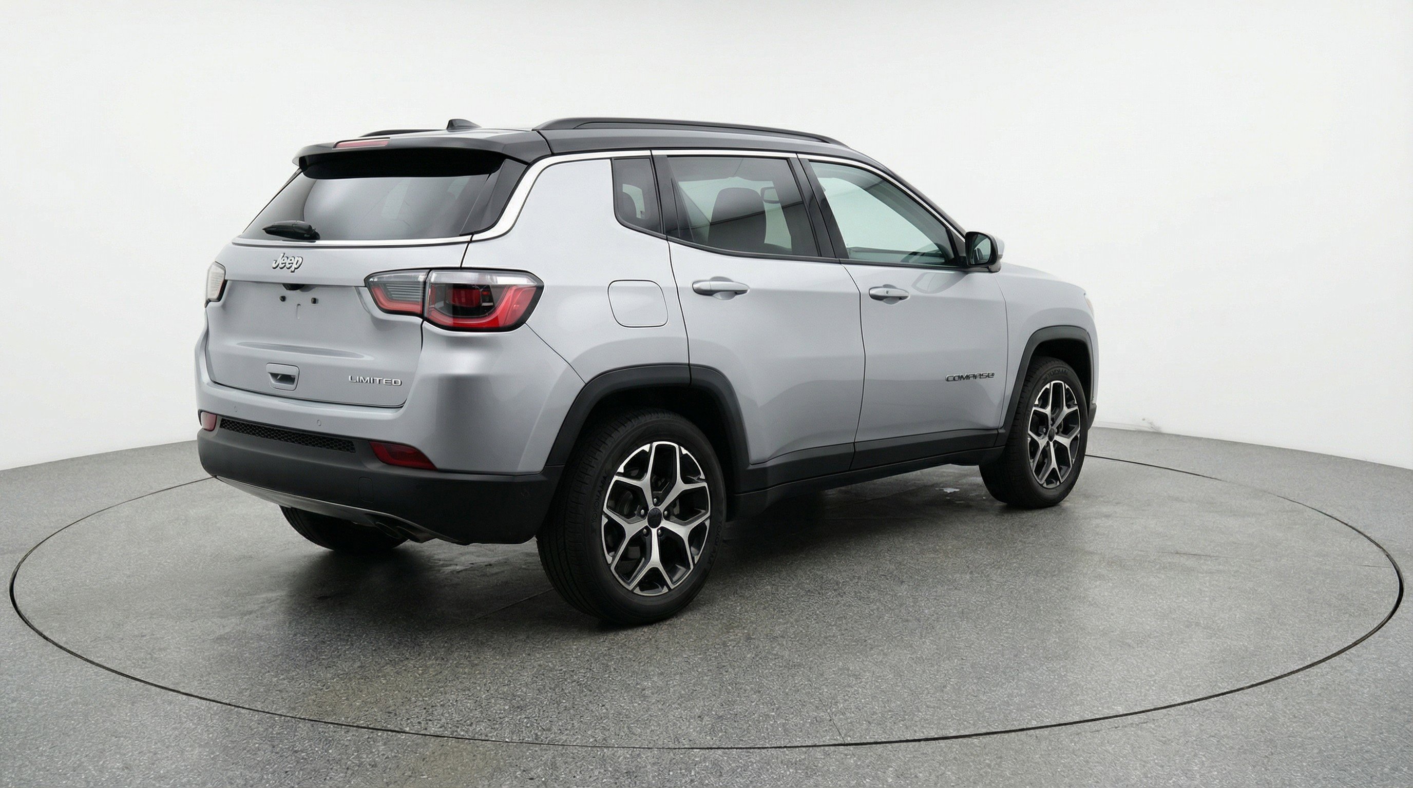 Used 2025 Jeep Compass Limited AWD/4WD image 9
