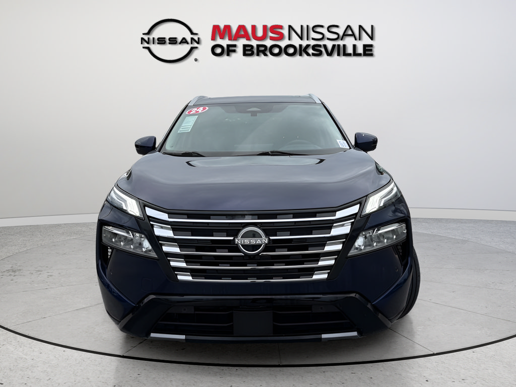 Used 2024 Nissan Rogue Platinum w/ Platinum Premium Package FWD image 3