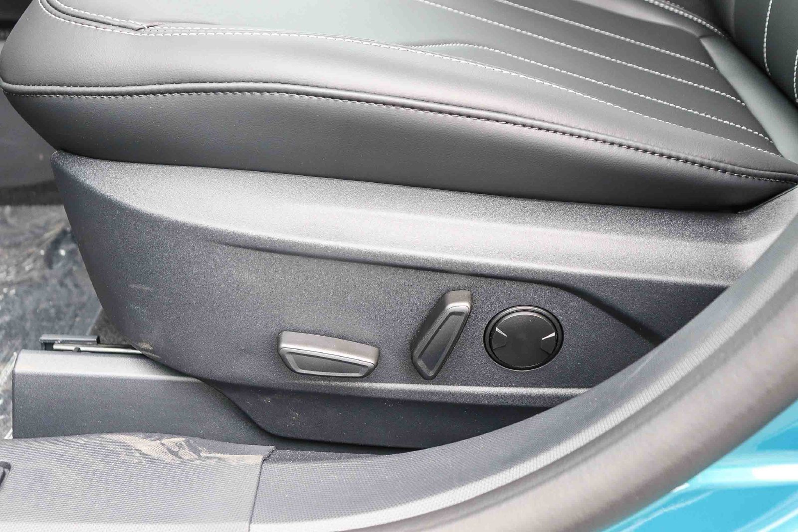 New 2026 Ford Mustang Mach-E Select RWD image 23
