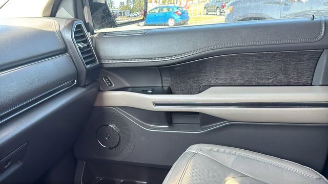 Used 2020 Ford Expedition Max Limited image 26