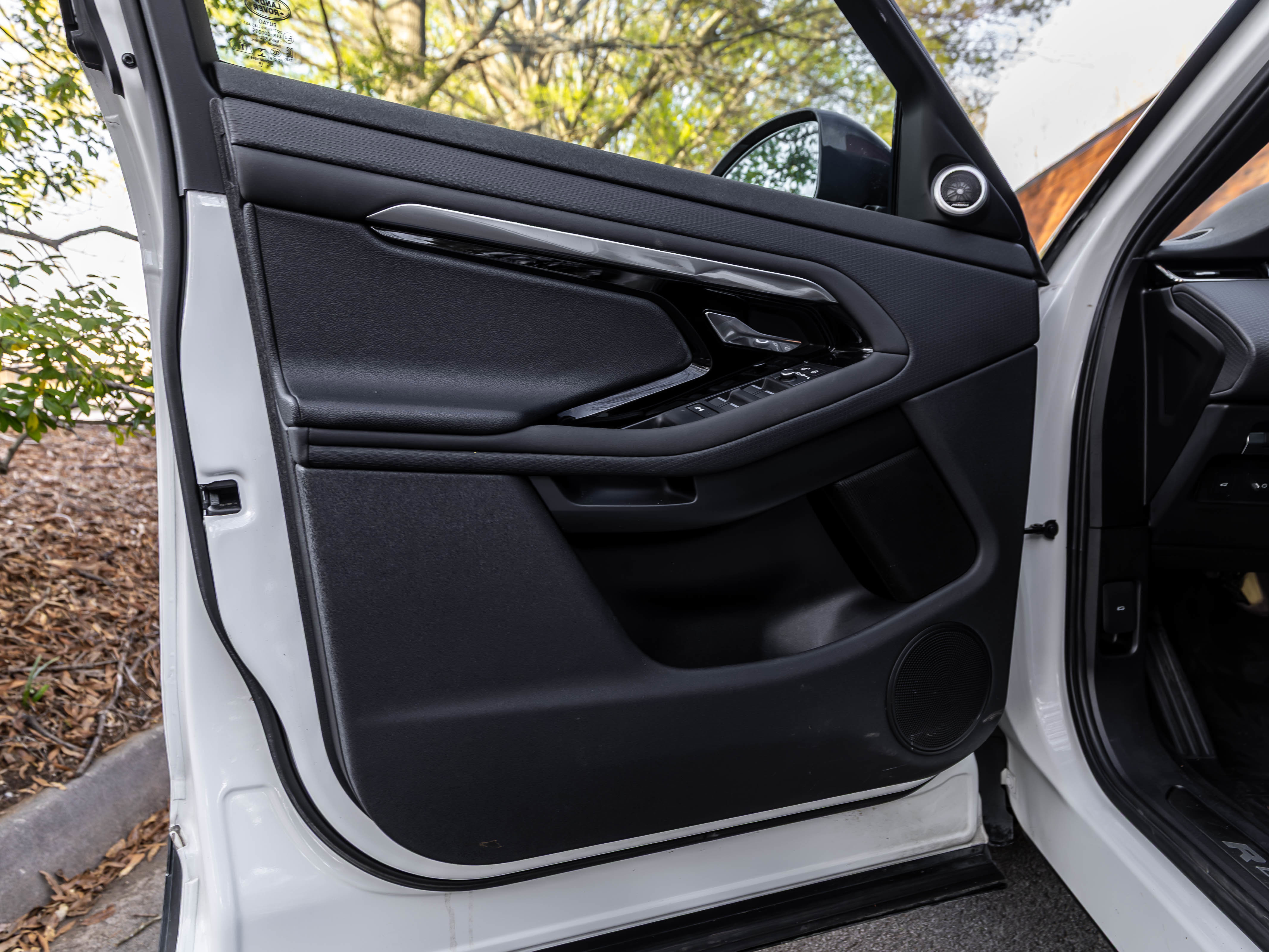 Used 2020 Land Rover Range Rover Evoque R-Dynamic S AWD/4WD image 31