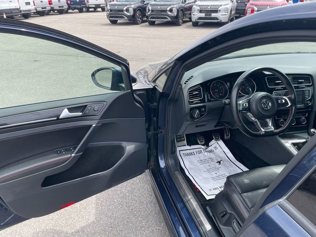 Used 2016 Volkswagen GTI SE FWD image 10