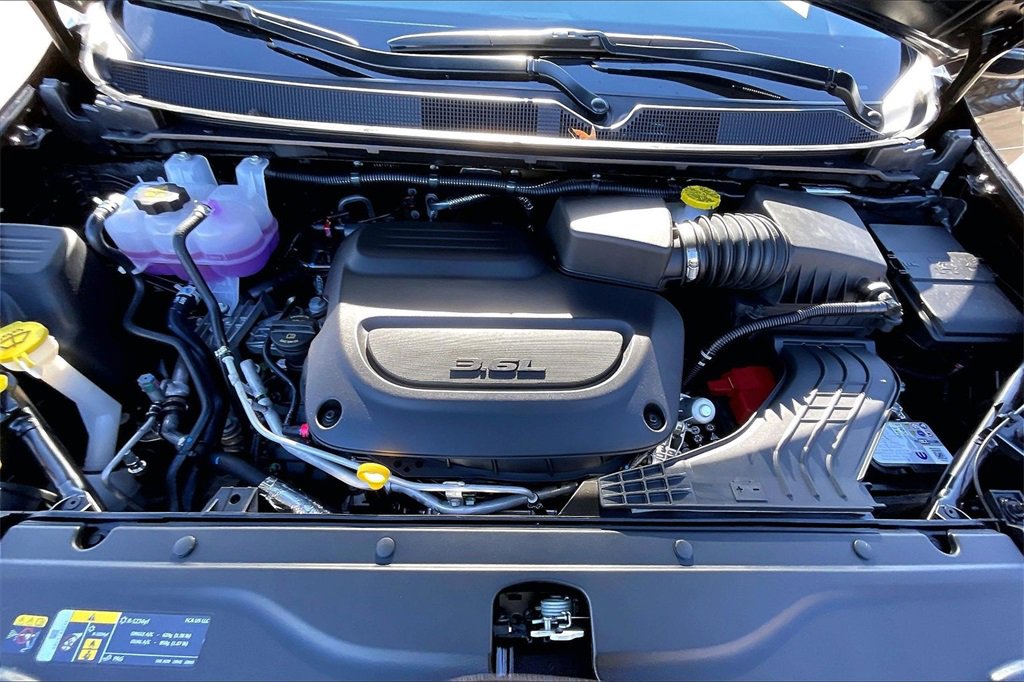 New 2026 Chrysler Voyager LX image 11