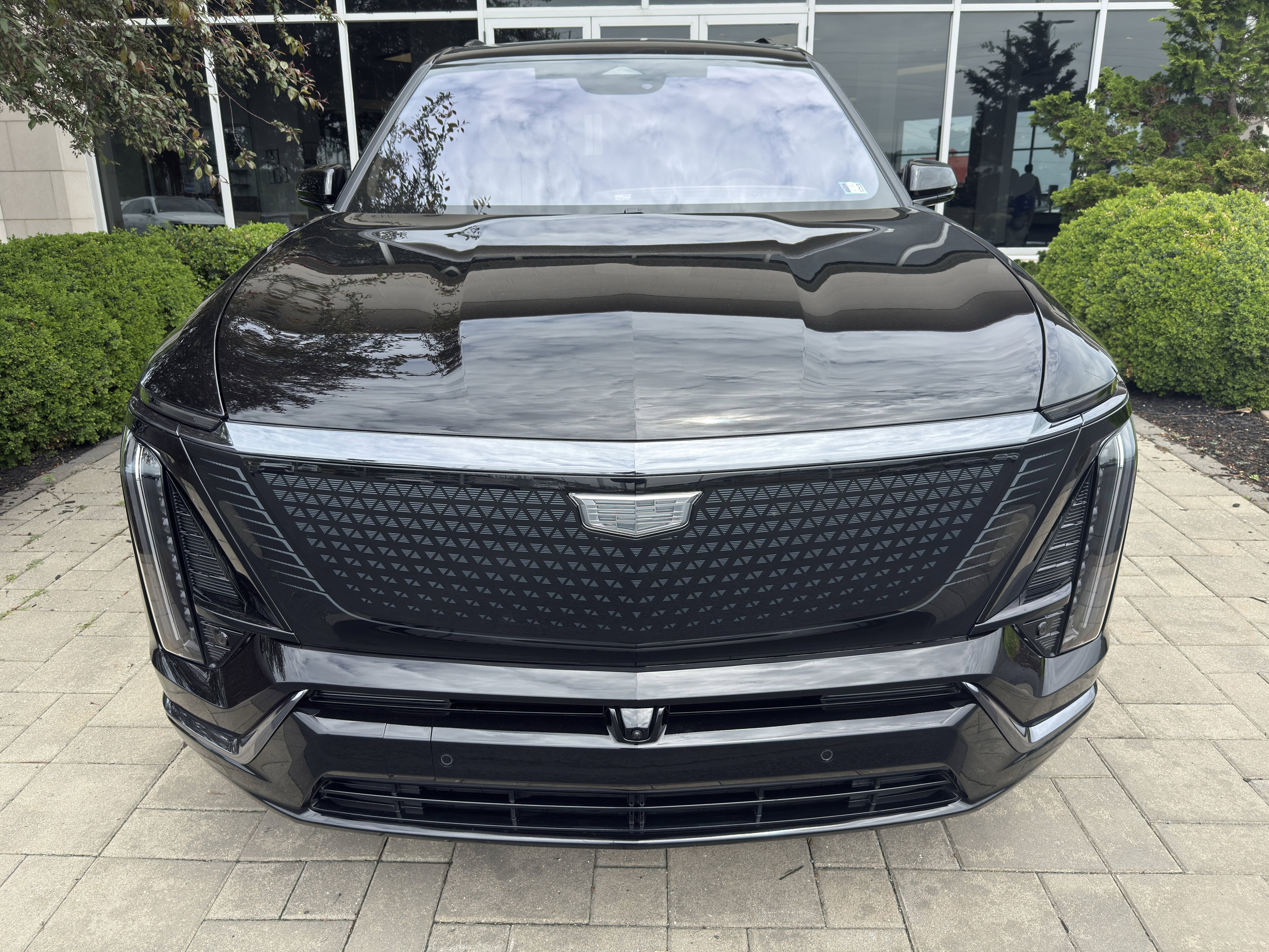 Used 2026 Cadillac Vistiq Sport w/ LPO, Floor Liner Package AWD/4WD image 2