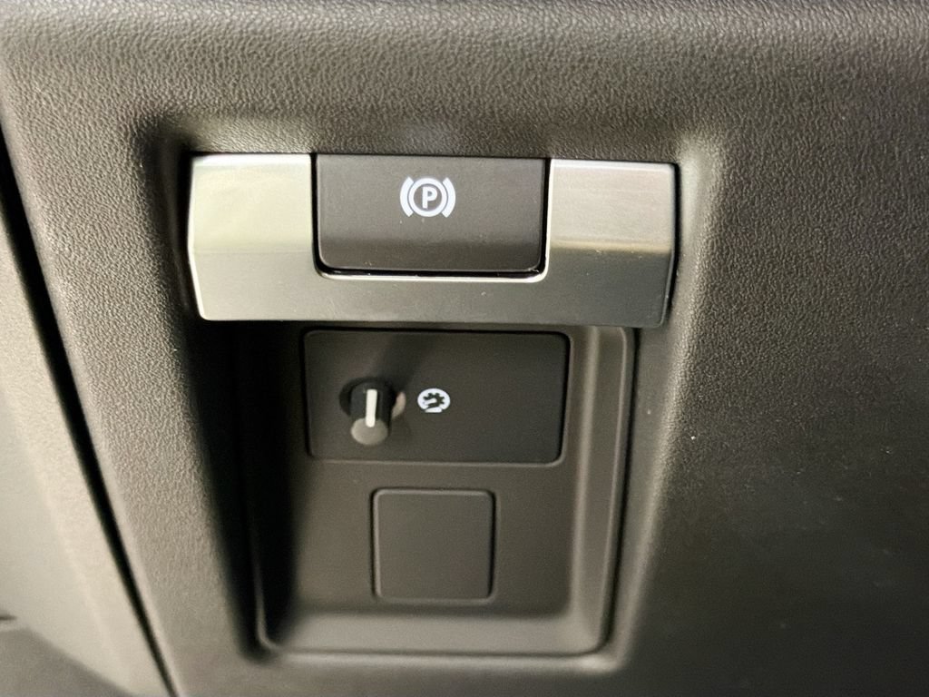 Used 2026 Land Rover Defender 130 S AWD/4WD image 11