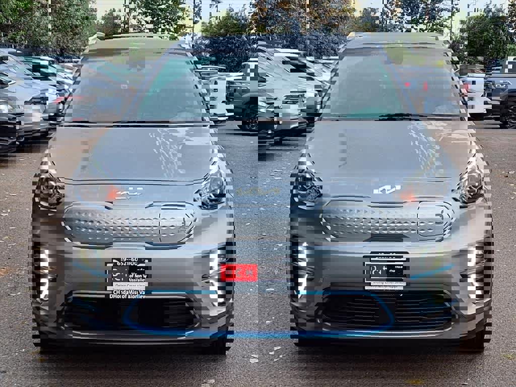 Used 2022 Kia Niro EX image 2