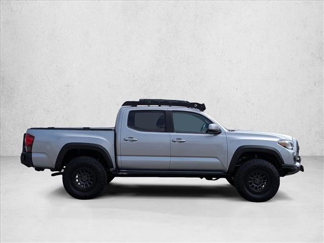 Used 2019 Toyota Tacoma TRD Off-Road w/ Technology Package AWD/4WD image 4